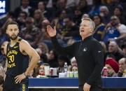 勇士主场举行球迷感恩活动，球队人气高涨！的简单介绍