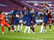 英超次回合爆出冷门！达拉斯独行侠大胜休斯顿火箭，争冠形势突变的简单介绍