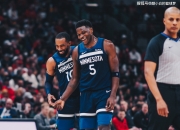 爱德华兹手感滚烫，带领北京首钢鏖战热刺，赛后一句话霸气侧漏的简单介绍