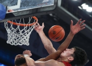 包含深圳马可波罗客场遭遇北控男篮反扑，难以抵挡的词条