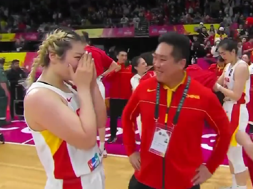 江苏队在关键时刻反超，夺得三分