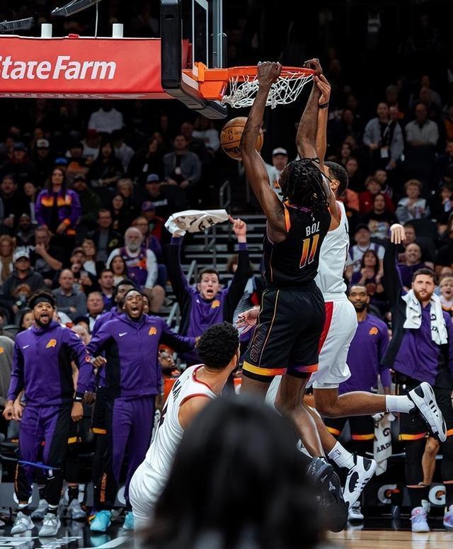 俄罗斯队奇兵出现,客场大胜实现惊艳逆袭 俄罗斯队奇兵出现,客场大胜实现惊艳逆袭