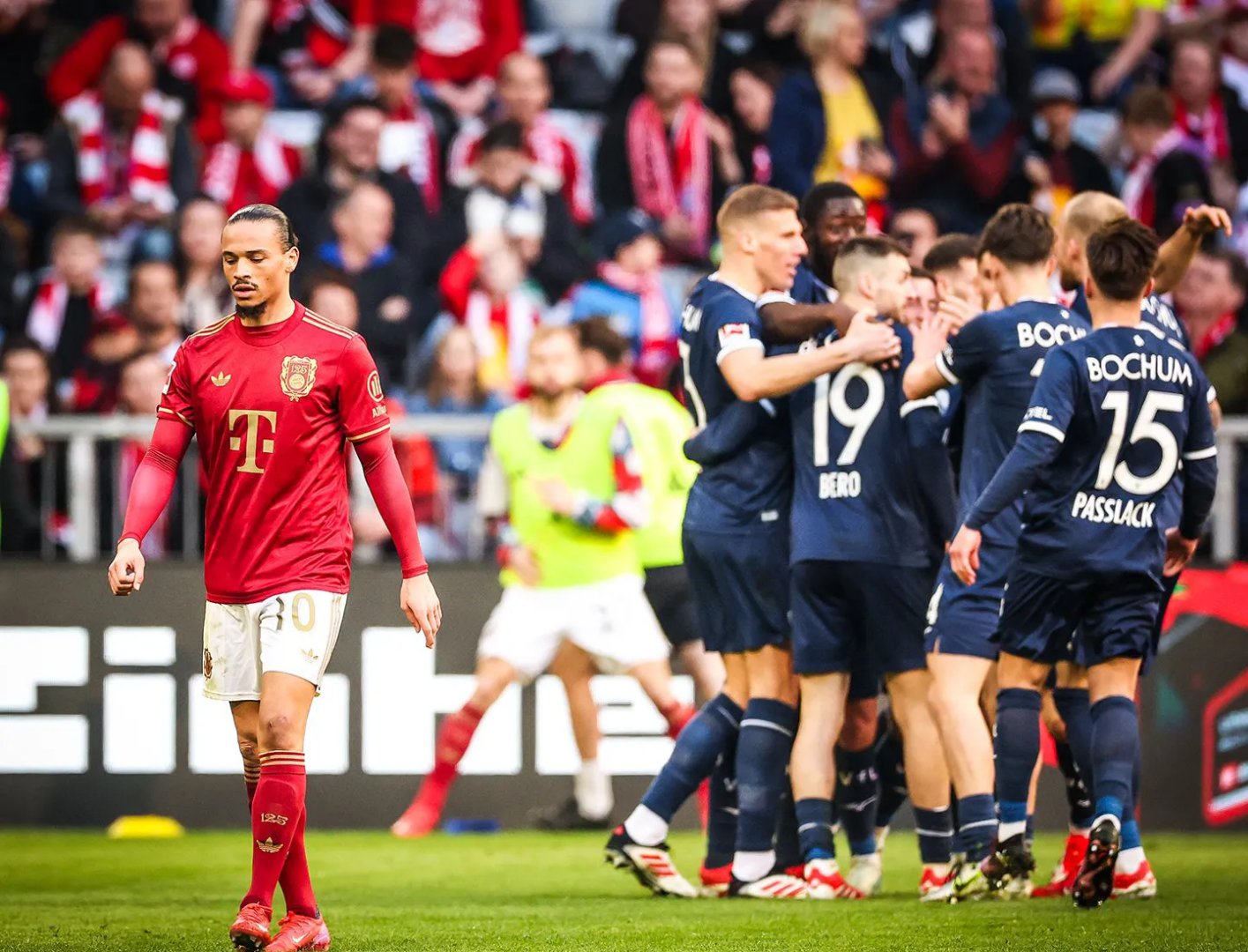 包含那不勒斯主场不敌拜仁慕尼黑的强大攻势的词条