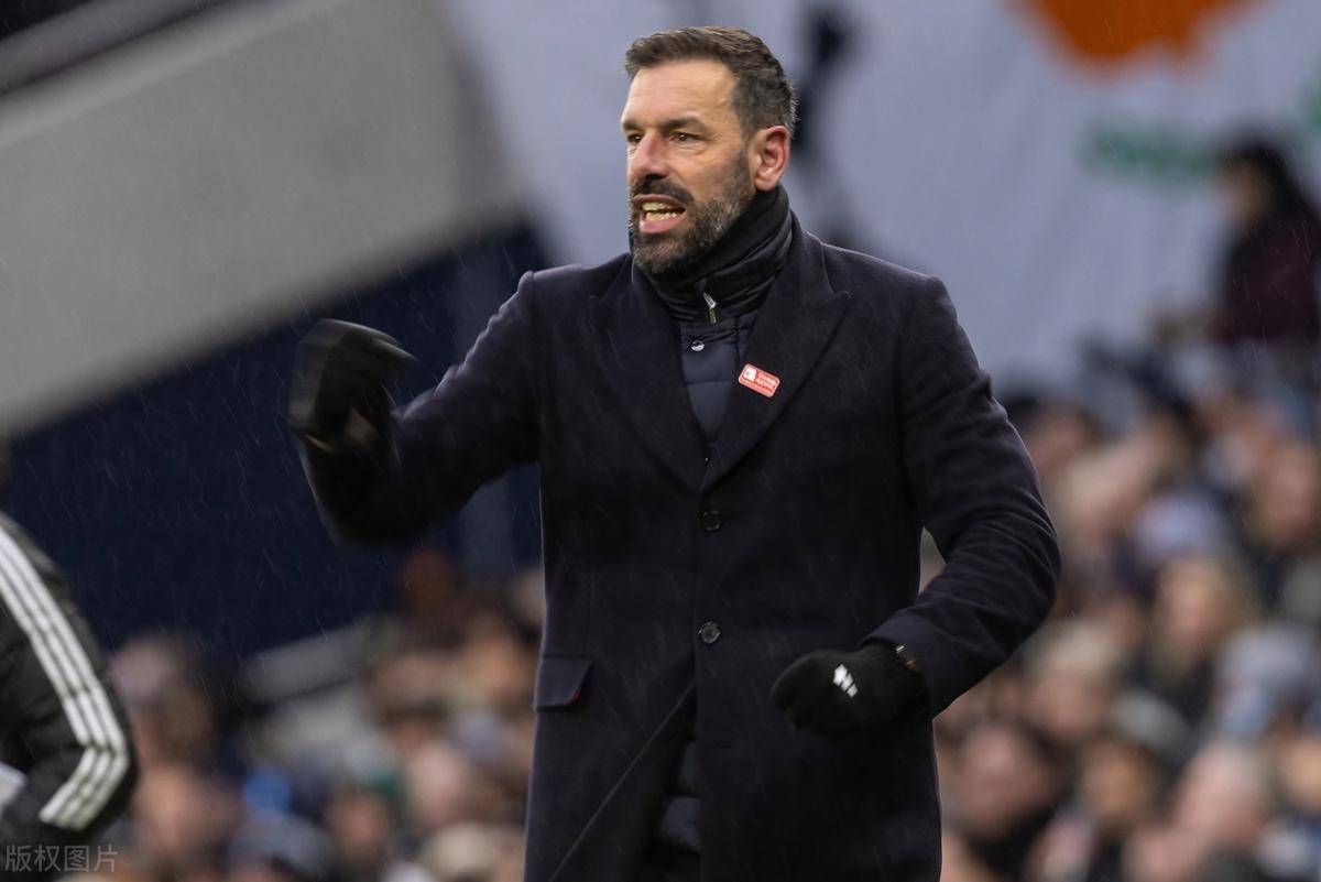 曼联主场战平切尔西,积分榜上仍屈居次席! 曼联主场战平切尔西,积分榜上仍屈居次席!