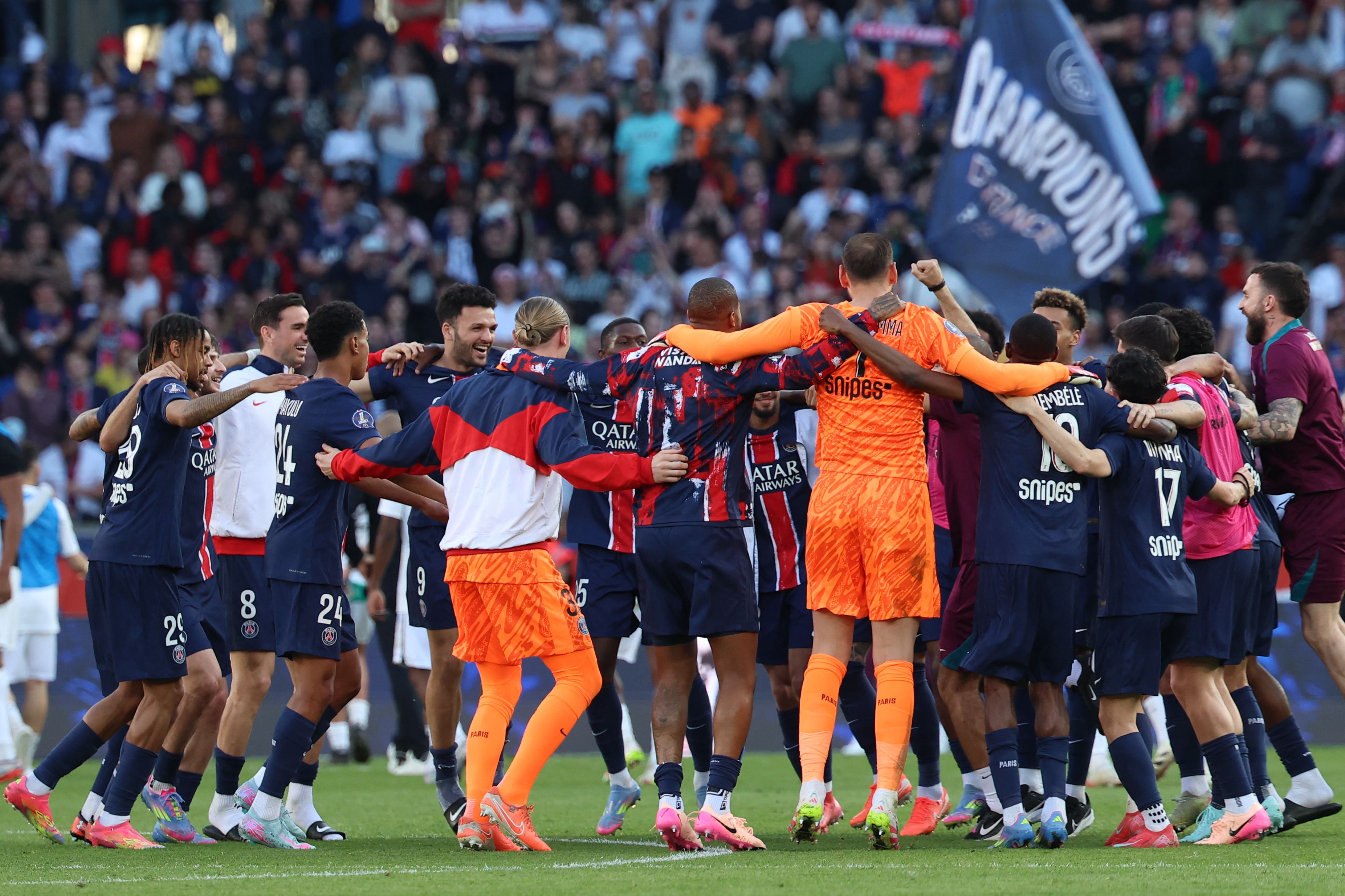 巴黎圣日耳曼足球队准备挑战领先球队的简单介绍 巴黎圣日耳曼足球队准备挑战领先球队的简单介绍