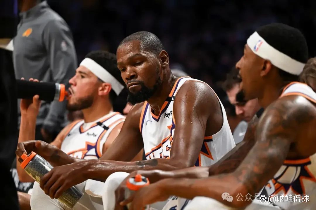 黄蜂防守团队露对丹佛强队日出,表现稳定 黄蜂防守团队露对丹佛强队日出,表现稳定