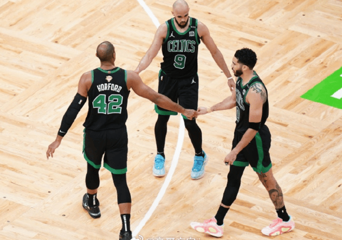 猛龙绝杀时刻，关键时刻神级表现点燃赛场，狂砍50分迎来胜利！的简单介绍