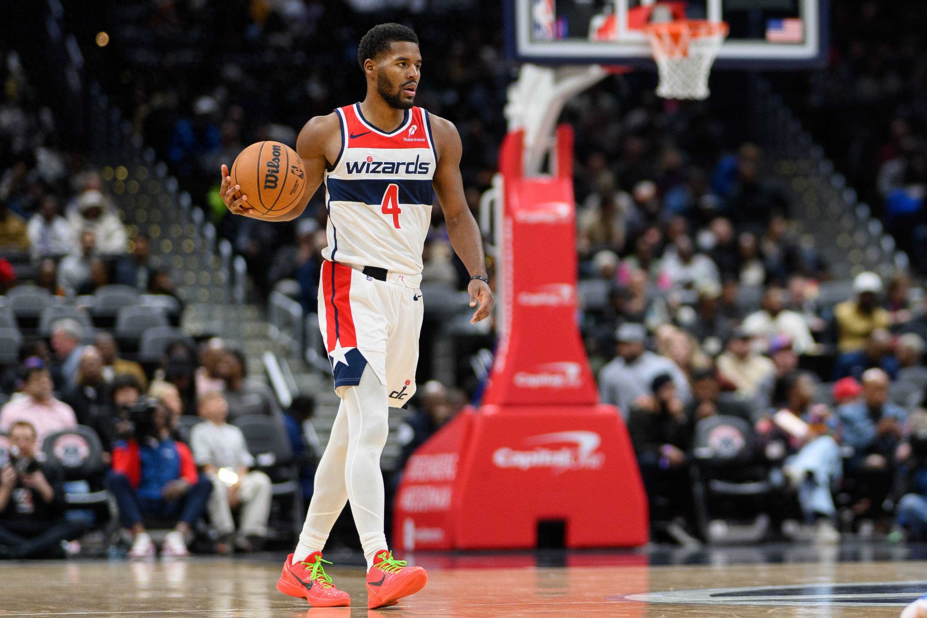 76人爆发新星，绝杀战胜刷新纪录，复出首战轰40分球队迎来希望！的简单介绍