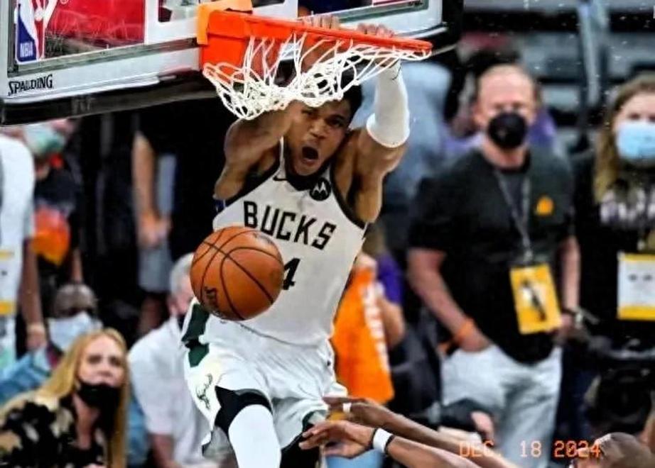 字母哥回归赛场,突破纪录首场状态亮眼,雄鹿观众沸腾!的简单介绍 字母哥回归赛场,突破纪录首场状态亮眼,雄鹿观众沸腾!的简单介绍