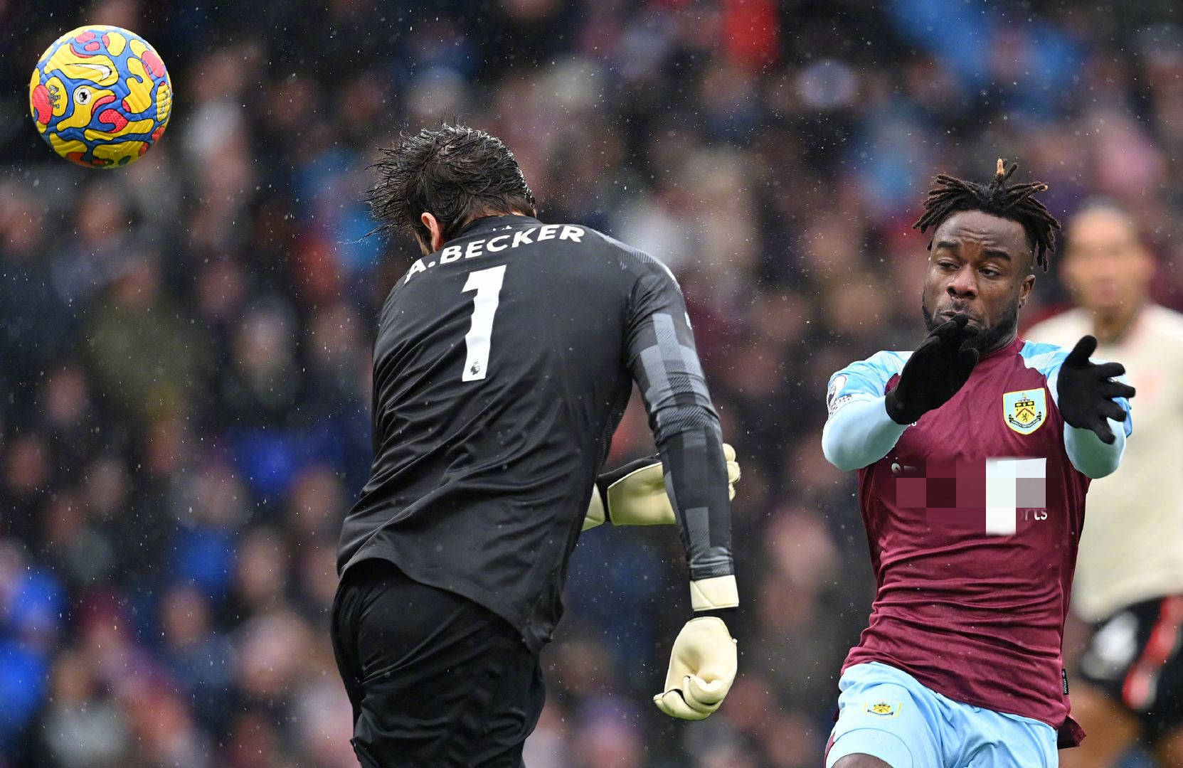 库里刷新里程碑，利物浦半决赛力克AC米兰，晋级概率达51％(贝林厄姆单赛季5场联赛取得进球)